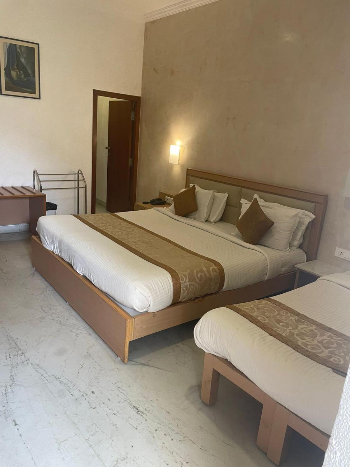 Avenue 11 Boutique Residences, Poes Garden Ченай Екстериор снимка