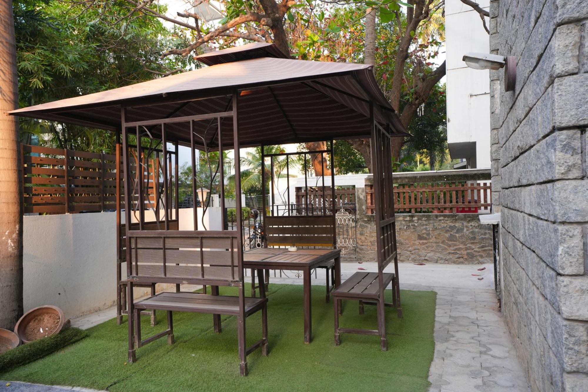 Avenue 11 Boutique Residences, Poes Garden Ченай Екстериор снимка