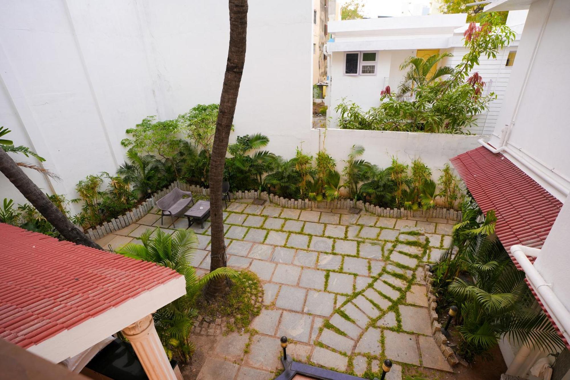 Avenue 11 Boutique Residences, Poes Garden Ченай Екстериор снимка