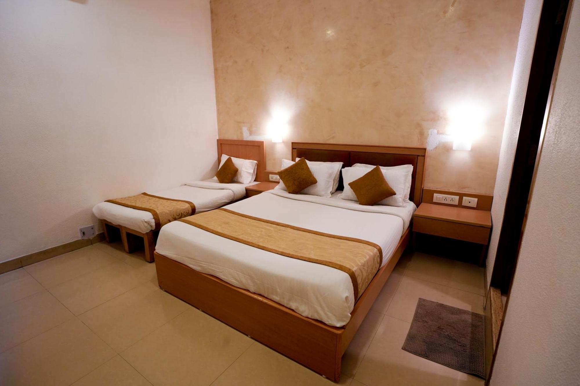 Avenue 11 Boutique Residences, Poes Garden Ченай Екстериор снимка