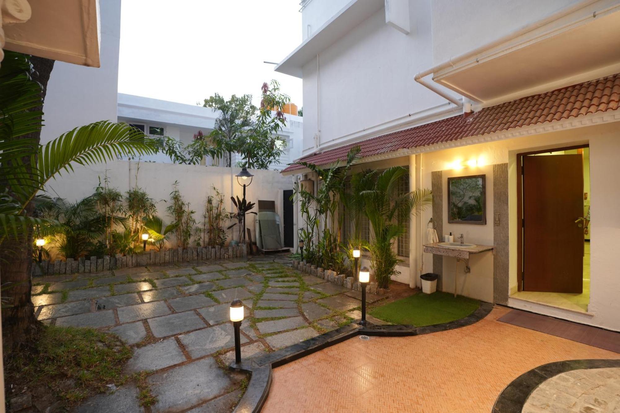 Avenue 11 Boutique Residences, Poes Garden Ченай Екстериор снимка