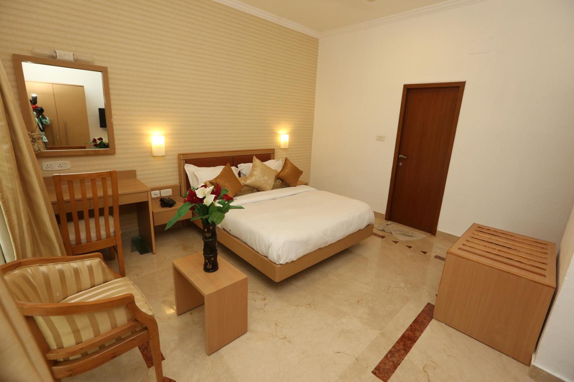 Avenue 11 Boutique Residences, Poes Garden Ченай Екстериор снимка