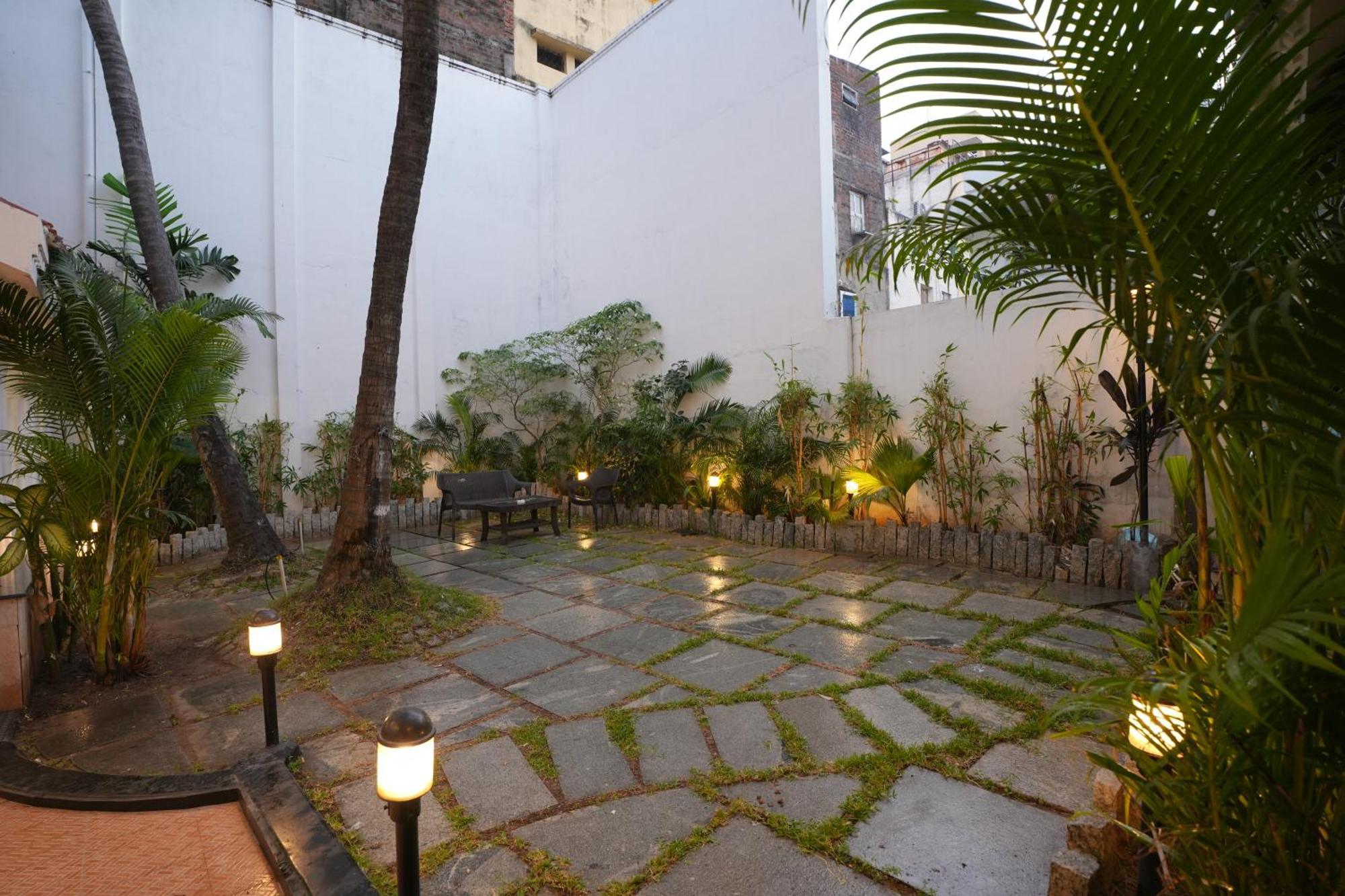 Avenue 11 Boutique Residences, Poes Garden Ченай Екстериор снимка