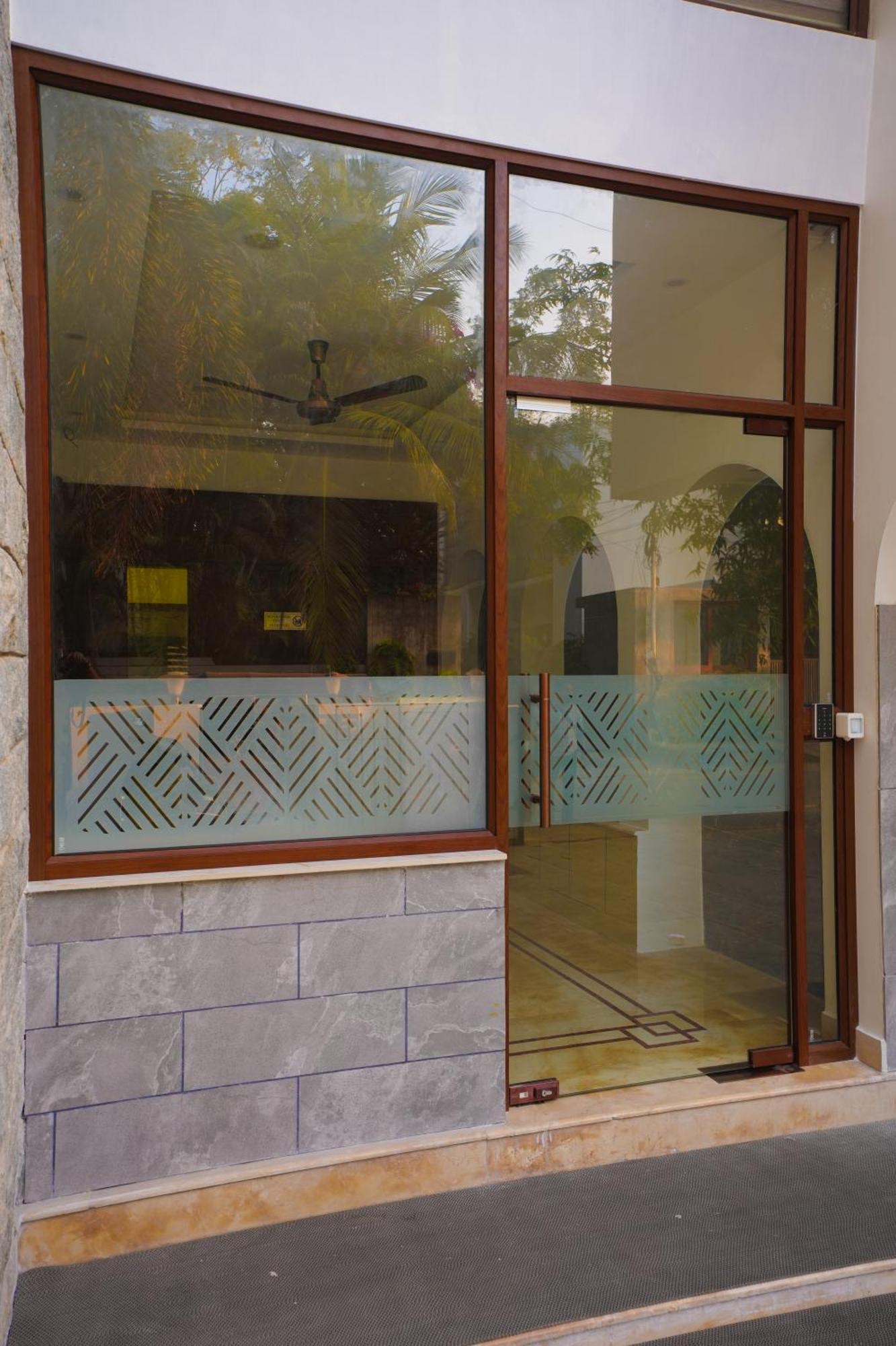 Avenue 11 Boutique Residences, Poes Garden Ченай Екстериор снимка