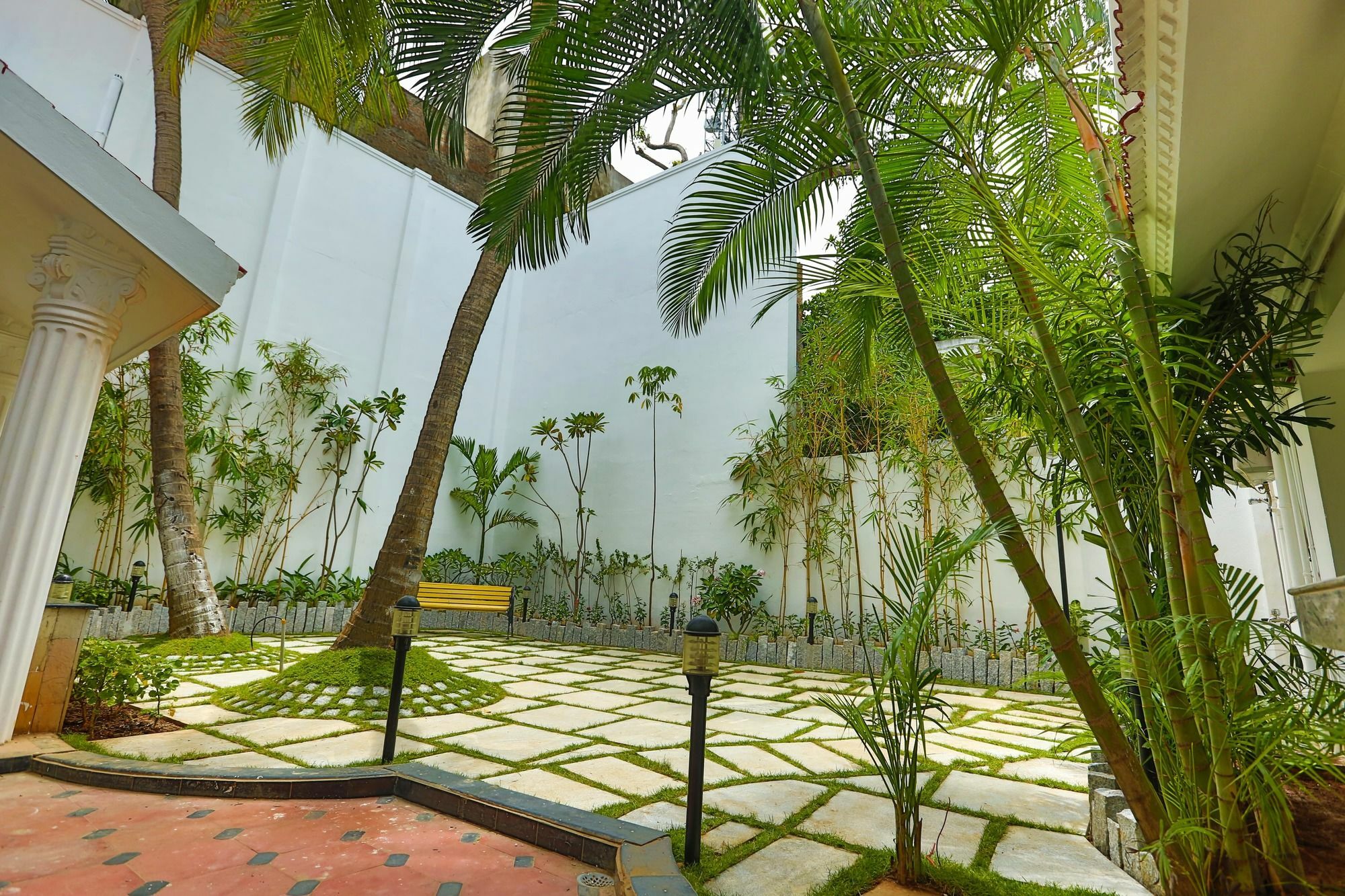 Avenue 11 Boutique Residences, Poes Garden Ченай Екстериор снимка